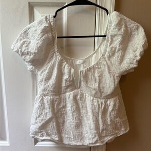 Chic White Textured Blouse